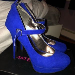 Blue suede pumps